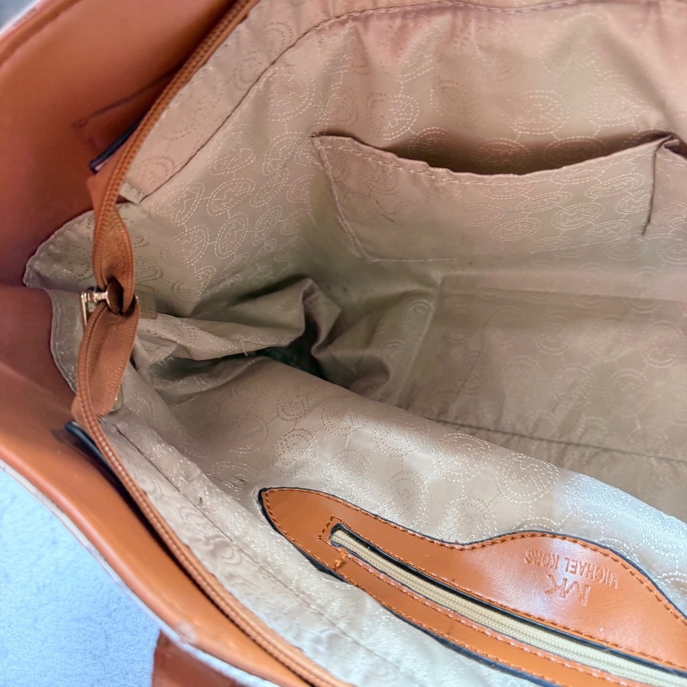 Michael Kors MK Signature Satchel – White/Vanilla‎ Logo, Top-Handle Tote Purse - Picture 13 of 13